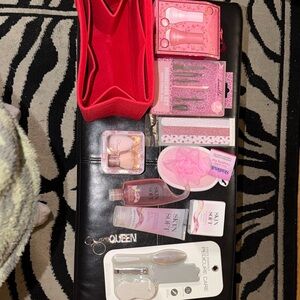 Pink Bath & Body Gift Set with Bath Accessories